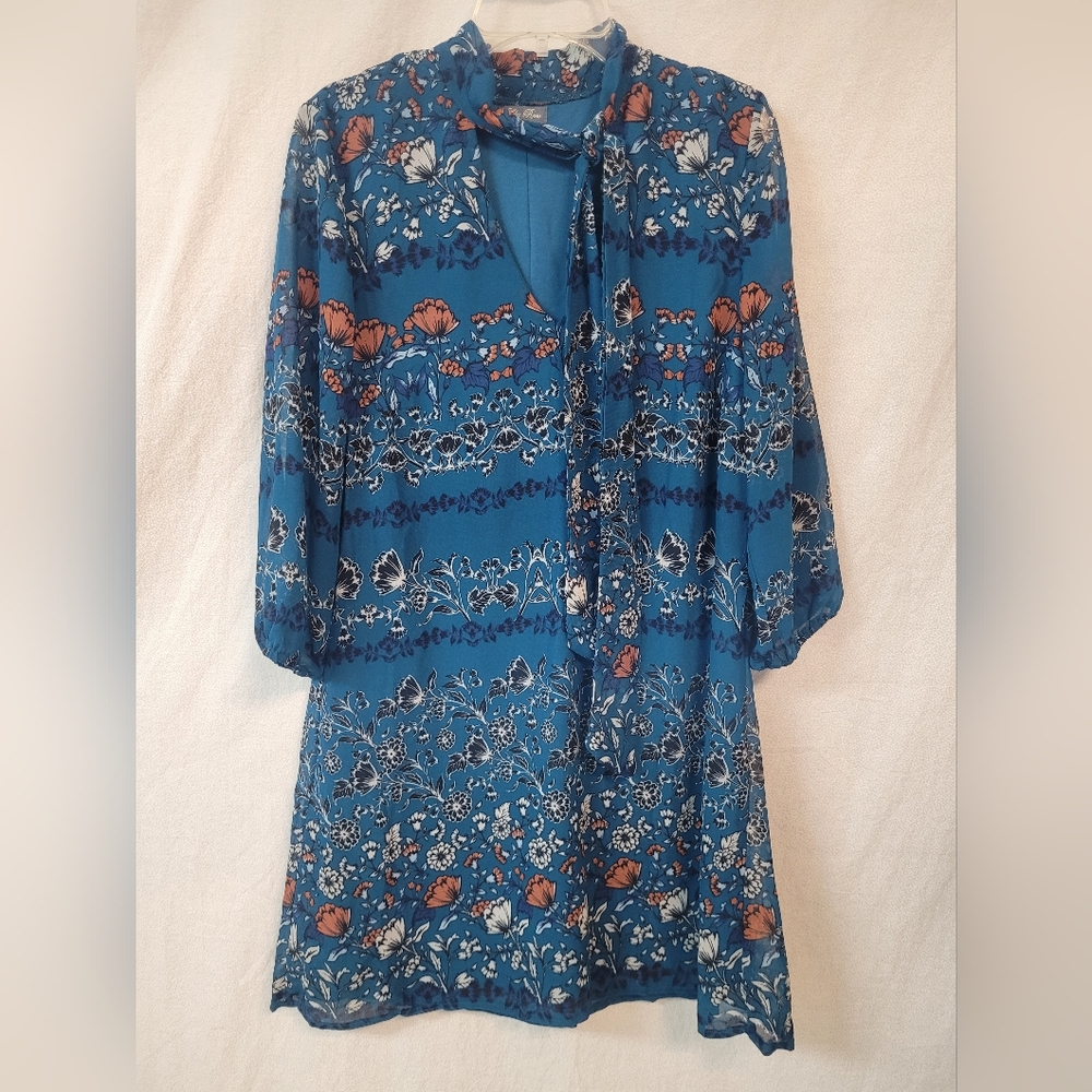Lily Rose Dress womens XS floral print v neck tie neck front 3/4 sleeves Flowy